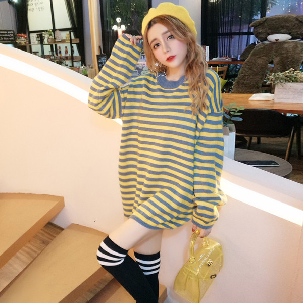 Ριγέ γυναικεία μπλούζα με στρογγυλη λαιμόκοψη