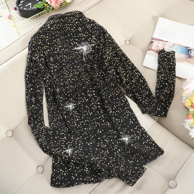 Γυναικεία μπλούζα με κολάρο  και γυαλιστερό αποτέλεσμα σε χρυσό και ασημί χρώμα