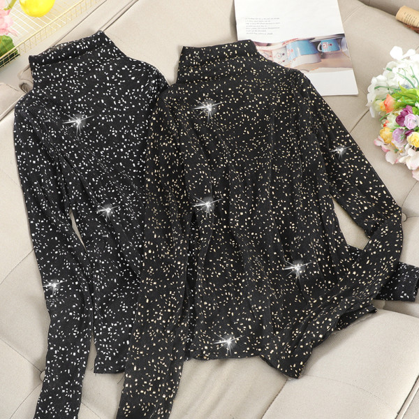 Γυναικεία μπλούζα με κολάρο  και γυαλιστερό αποτέλεσμα σε χρυσό και ασημί χρώμα