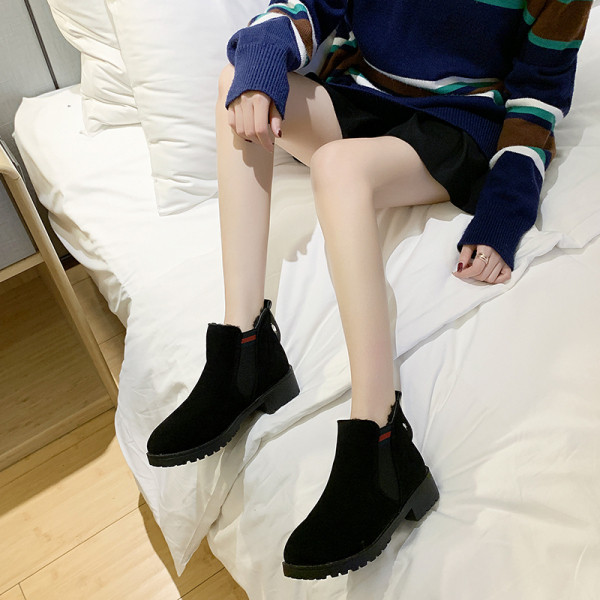 Modern női csizma öko velúrból, puha béléssel