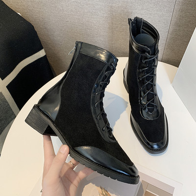 Casual γυναικείες μπότες  σε μπεζ και μαύρο χρώμα με κορδόνια