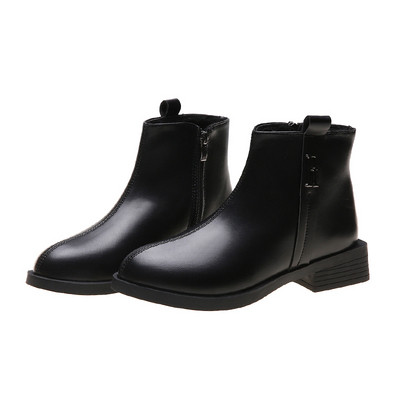 Μοντέρνες γυναικείες μπότες από οικολογικό δέρμα με επίπεδη σόλα