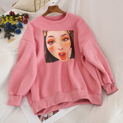 Καθημερινή  γυναικεία μπλούζα σε τρία χρώματα με εφαρμογή και οβάλ ντεκολτέ