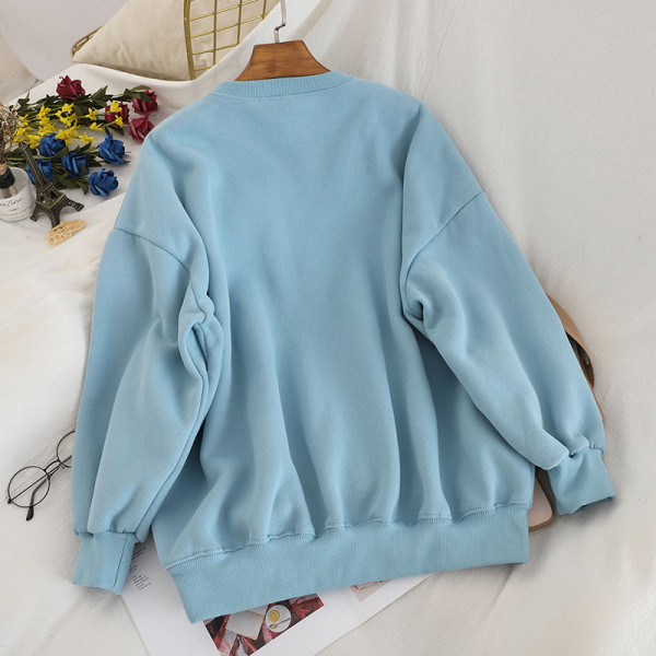 Καθημερινή  γυναικεία μπλούζα σε τρία χρώματα με εφαρμογή και οβάλ ντεκολτέ