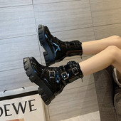 Ghete de dama moderne cu talpa aspra si catarame