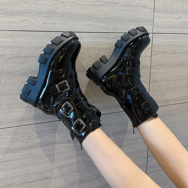 Ghete de dama moderne cu talpa aspra si catarame