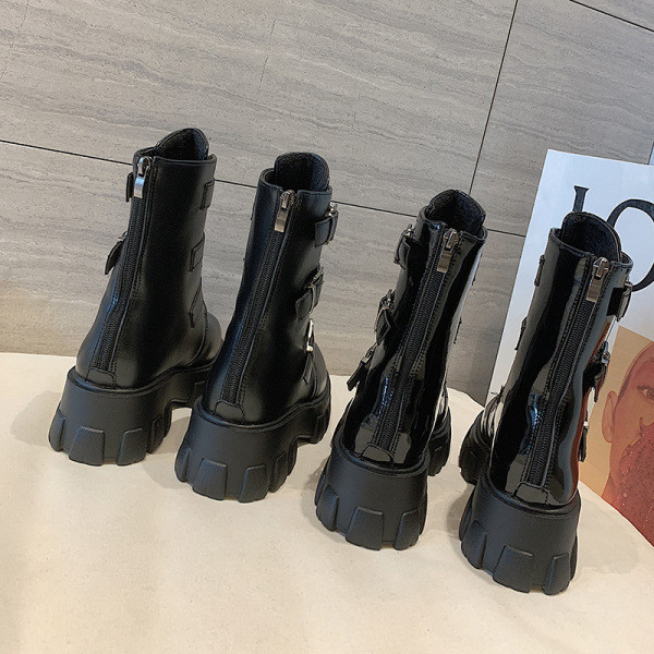 Ghete de dama moderne cu talpa aspra si catarame