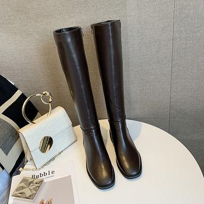 Γυναικείες ψηλές μπότες με φερμουάρ σε μαύρο και καφέ χρώμα