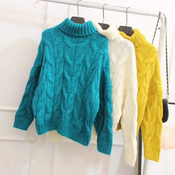 Modern női pulóver magas gallérral és hosszú ujjal, négy színben