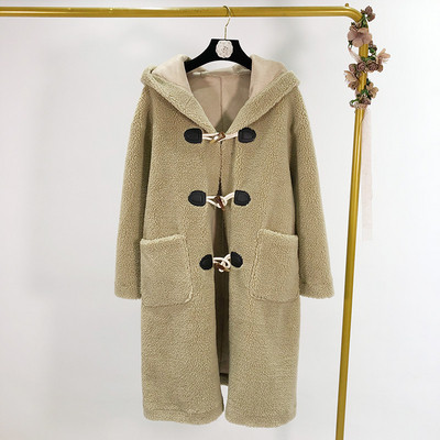 Модерно дълго пухено палто с копчета в бежов цвят