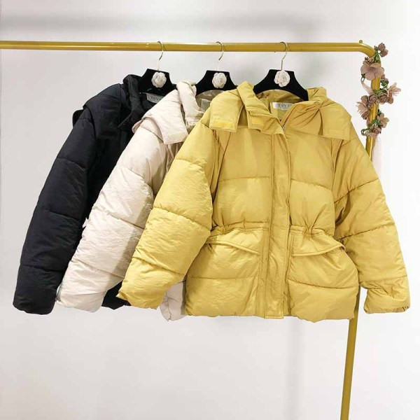 Női téli kabát cipzárral és kapucnival sárga, bézs és fekete színben