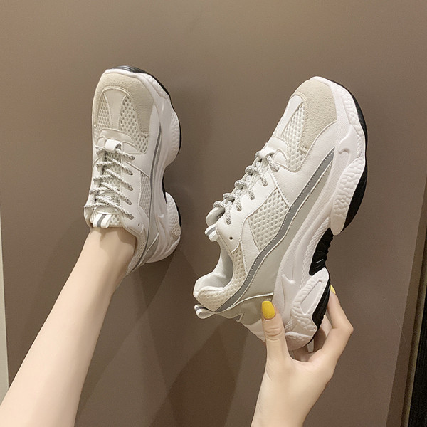 Modern női tornacipő fehér, bézs és fekete színben