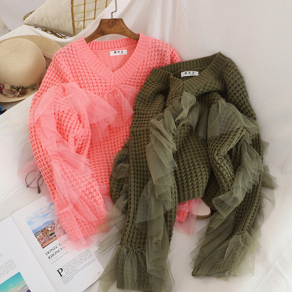 Γυναικείο πουλόβερ σε τέσσερα χρώματα με τούλι και V-λαιμόκοψη