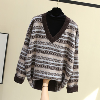 Χειμερινό γυναικείο πουλόβερ με λαιμόκοψη σε τρία χρώματα