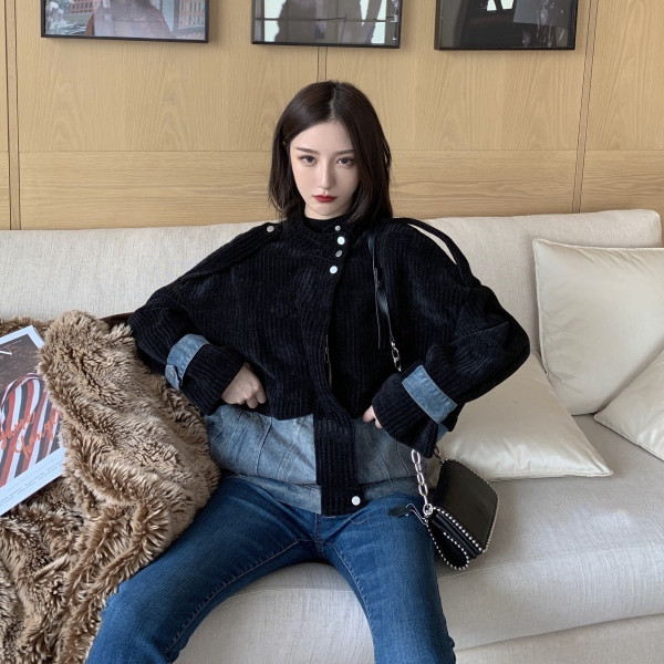 Rövid női kordbársony kabát farmer darabokkal