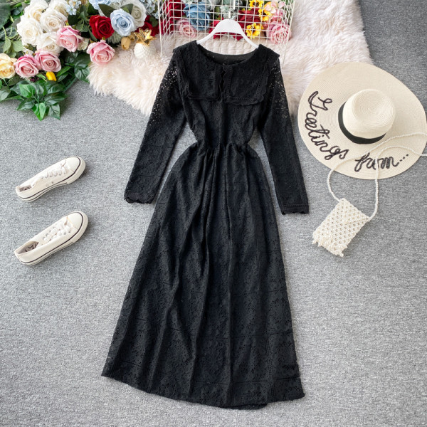 Μοντέρνο γυναικείο φόρεμα με δαντέλα σε μαύρο και μαύρο χρώμα