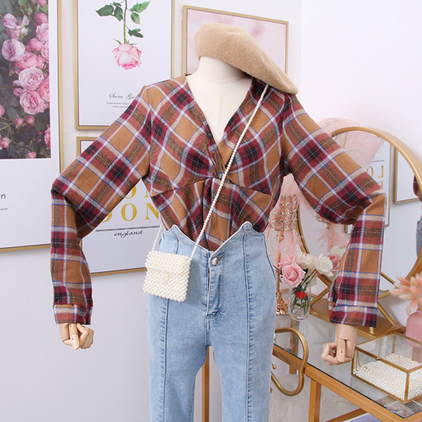 Új modell női kockás blúz spitz nyakkivágással