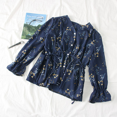 Modern női blúz gombokkal és virágmotívumokkal több színben