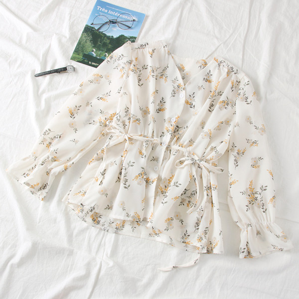 Modern női blúz gombokkal és virágmotívumokkal több színben