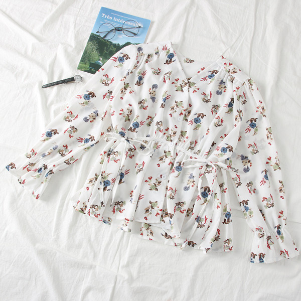 Modern női blúz gombokkal és virágmotívumokkal több színben