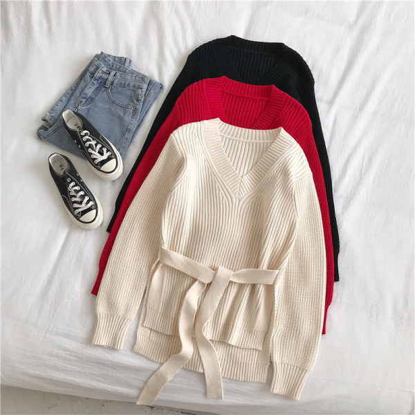 Μοντέρνο  γυναικείο πουλόβερ σε τρία χρώματα με V-neckline και κορδόνια