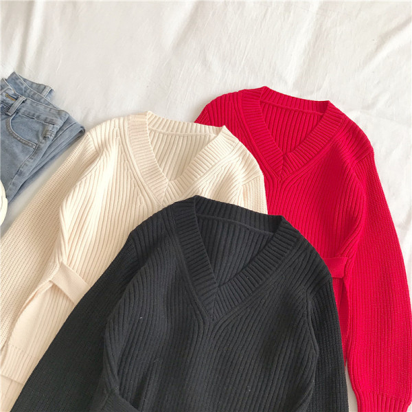 Μοντέρνο  γυναικείο πουλόβερ σε τρία χρώματα με V-neckline και κορδόνια