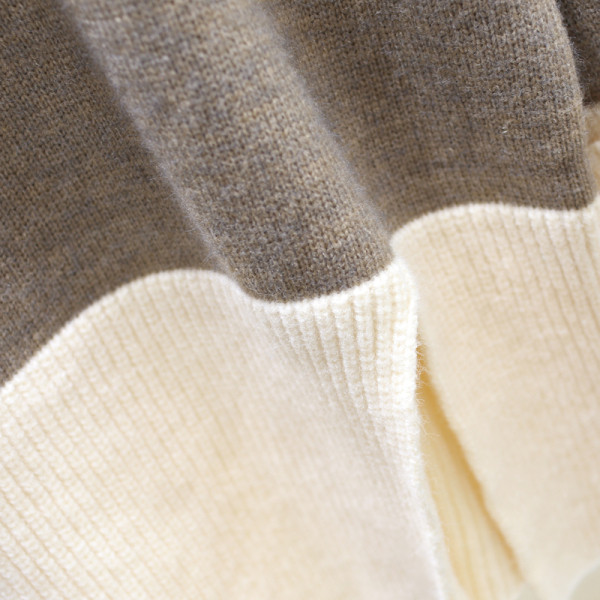 Női pulóver magas pólógallérral, három színben