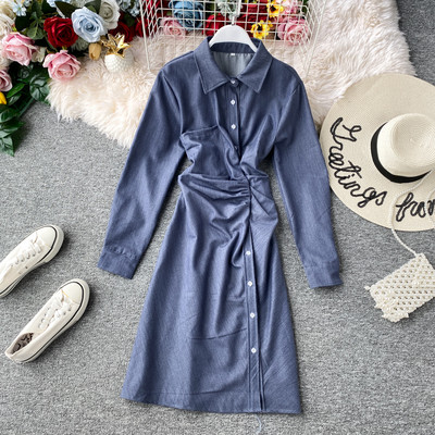 Modern női ruha hosszú ujjal és gombokkal kék, fekete és bézs színben