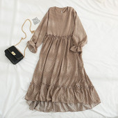 Modern női ruha kerek nyakkivágással - hosszú és vágott modell