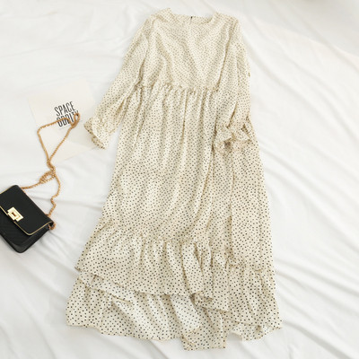 Modern női ruha kerek nyakkivágással - hosszú és vágott modell