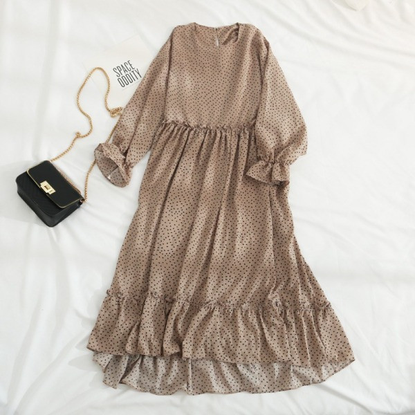 Modern női ruha kerek nyakkivágással - hosszú és vágott modell