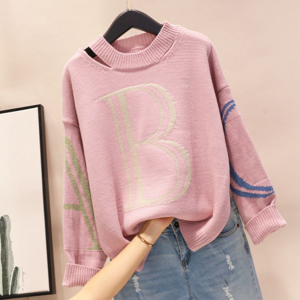Χειμερινό γυναικείο πουλόβερ με κεντήματα σε ροζ, μπλε και μαύρο χρώμα