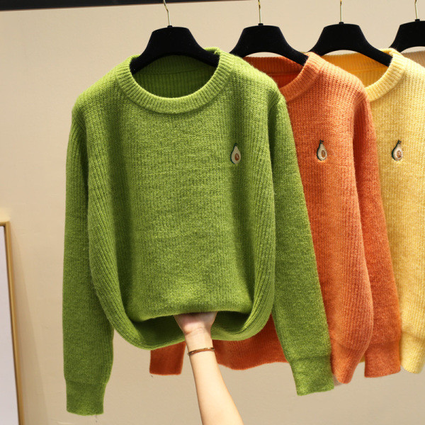 Női alkalmi pulóver több színben hímzéssel