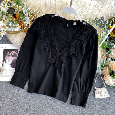 Fekete-fehér csipkés női ing