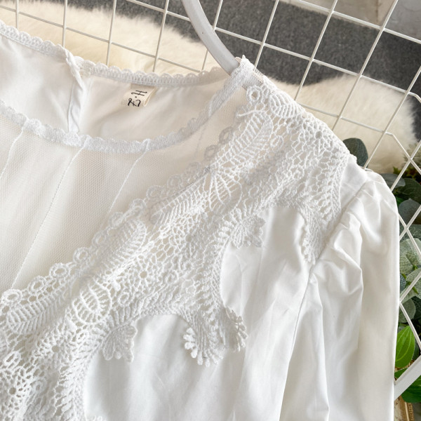 Fekete-fehér csipkés női ing