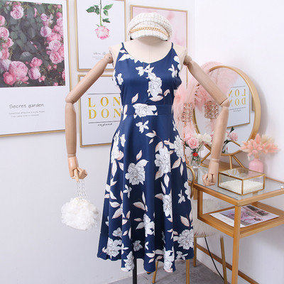 Modern női ruha vékony pántokkal és virágmotívumokkal - többféle színben