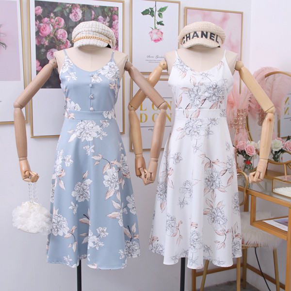 Modern női ruha vékony pántokkal és virágmotívumokkal - többféle színben