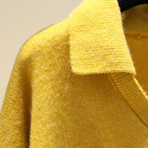 Női modern pulóver spitz nyakkivágással - többféle színben