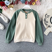 Μοντέρνα γυναικεία μπλούζα με κουμπιά και οβάλ λαιμόκοψη σε τρία χρώματα