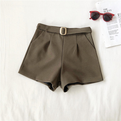 Női rövidnadrág két színben övvel és magas derékkal
