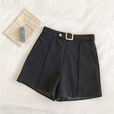 Női rövidnadrág három színben övvel és zsebekkel