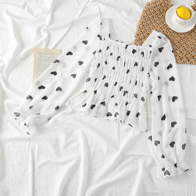 Modern női blúz sifon szívecskékkel és négyzet alakú nyakkivágással több színben - testhezálló modell