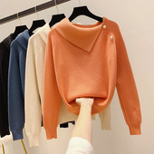 Μοντέρνο γυναικείο πουλόβερ με κουμπιά και στρογγυλό ντεκολτέ