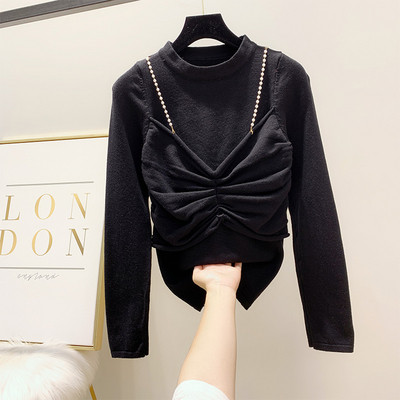 Modern női téli pulóver gyöngylánccal és kerek nyakkivágással