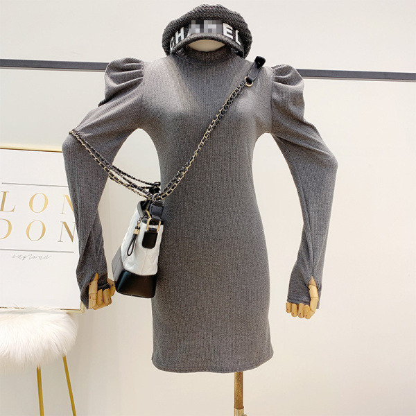 Őszi-téli női retro ruha, Karcsú modell vékony kötésből készült polár ujjal fekete és szürke színben