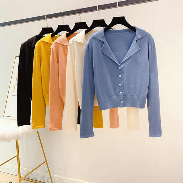 Λεπτή γυναικεία ζακέτα με κλασικό γιακά, μακρύ μανίκι και κουμπιά σε πέντε χρώματα