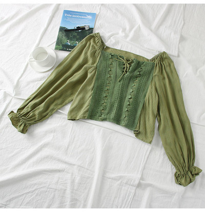 Női rövid blúz csipkével, nyakkendővel és széles ujjú, több színben