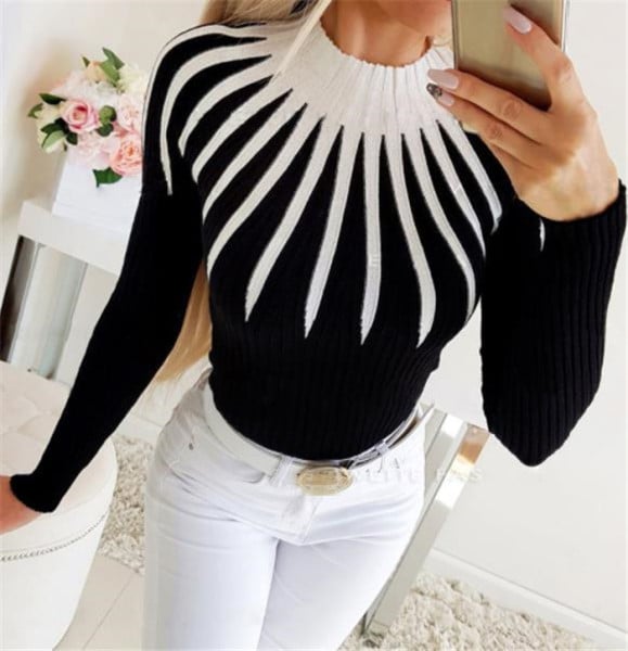 Μοντέρνα γυναικεία μπλούζα με ψηλό γιακά και μακρύ μανίκι σε μαύρο και άσπρο χρώμα