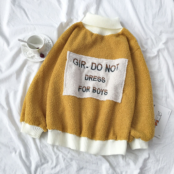 Γυναικεία πουλόβερ με κέντημα και φαρδύ μοντέλο