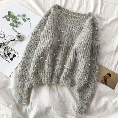 Modern női pulóver ovális nyakkivágással és gyöngyökkel, három színben